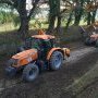 Les deux tracteurs en travail complémentaire